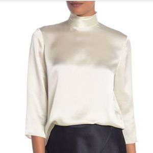 Beautiful VINCE silk blouse ❤️